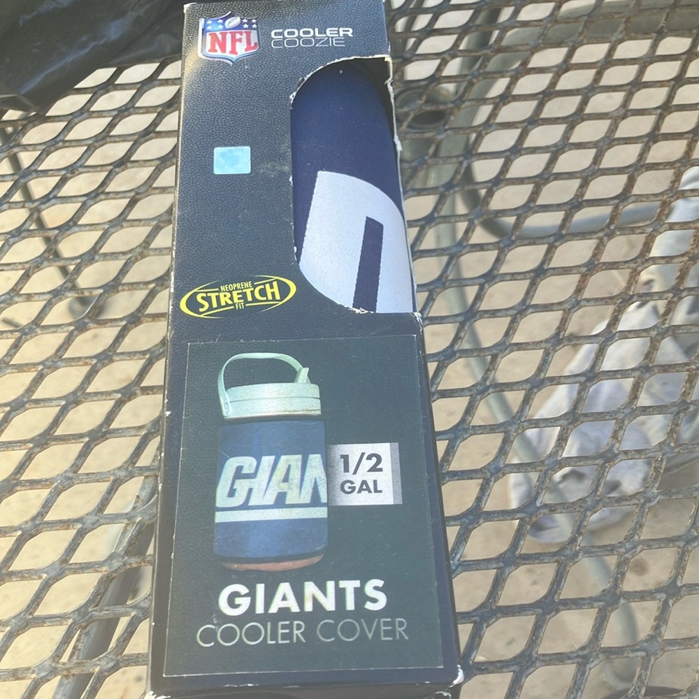 NFL giants half gallon cooler cover
